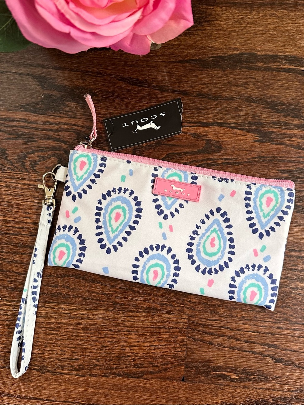 NWT Scout Kate wristlet, Skinny Dipper pattern